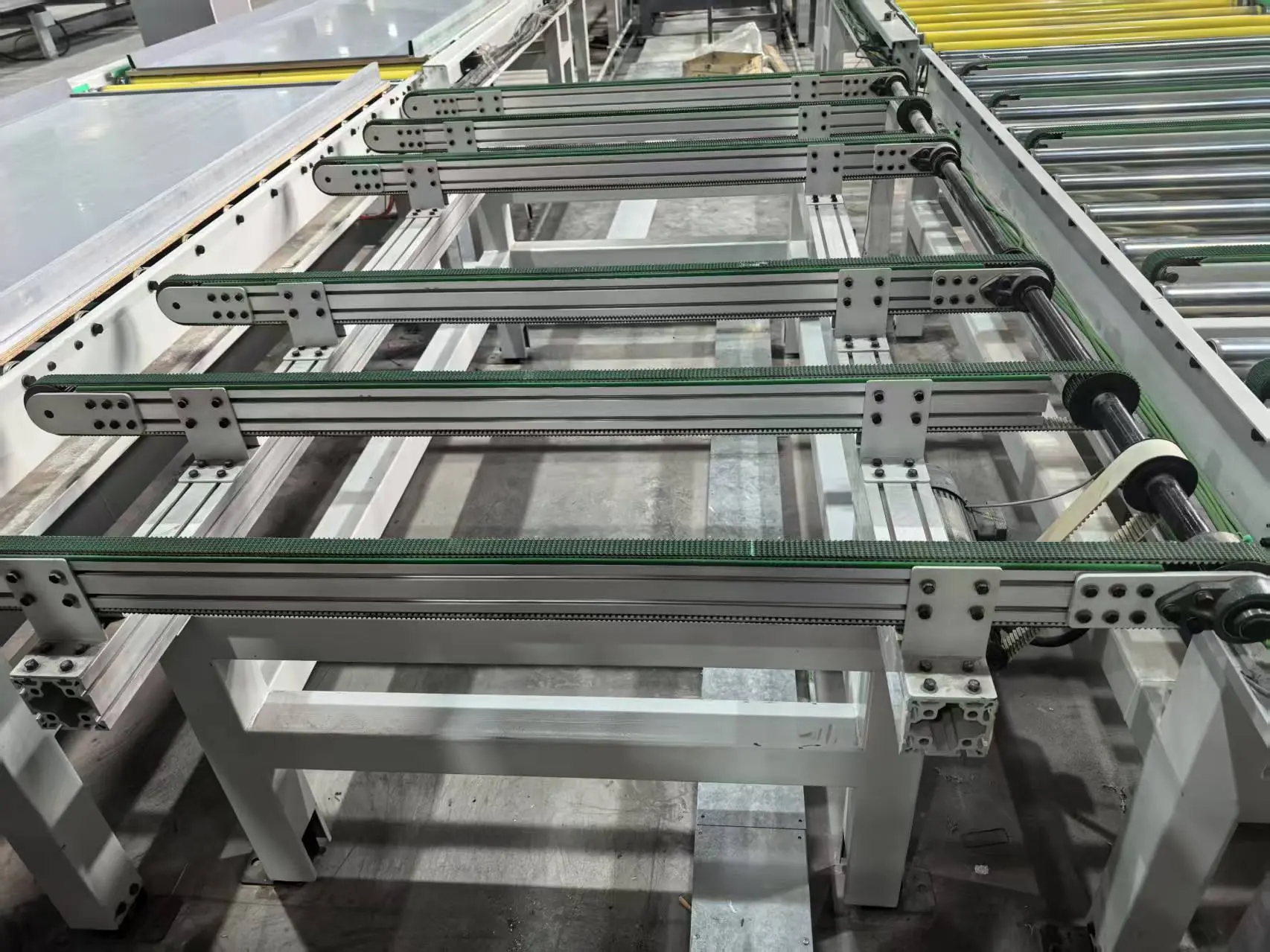 Transplanting Conveyor