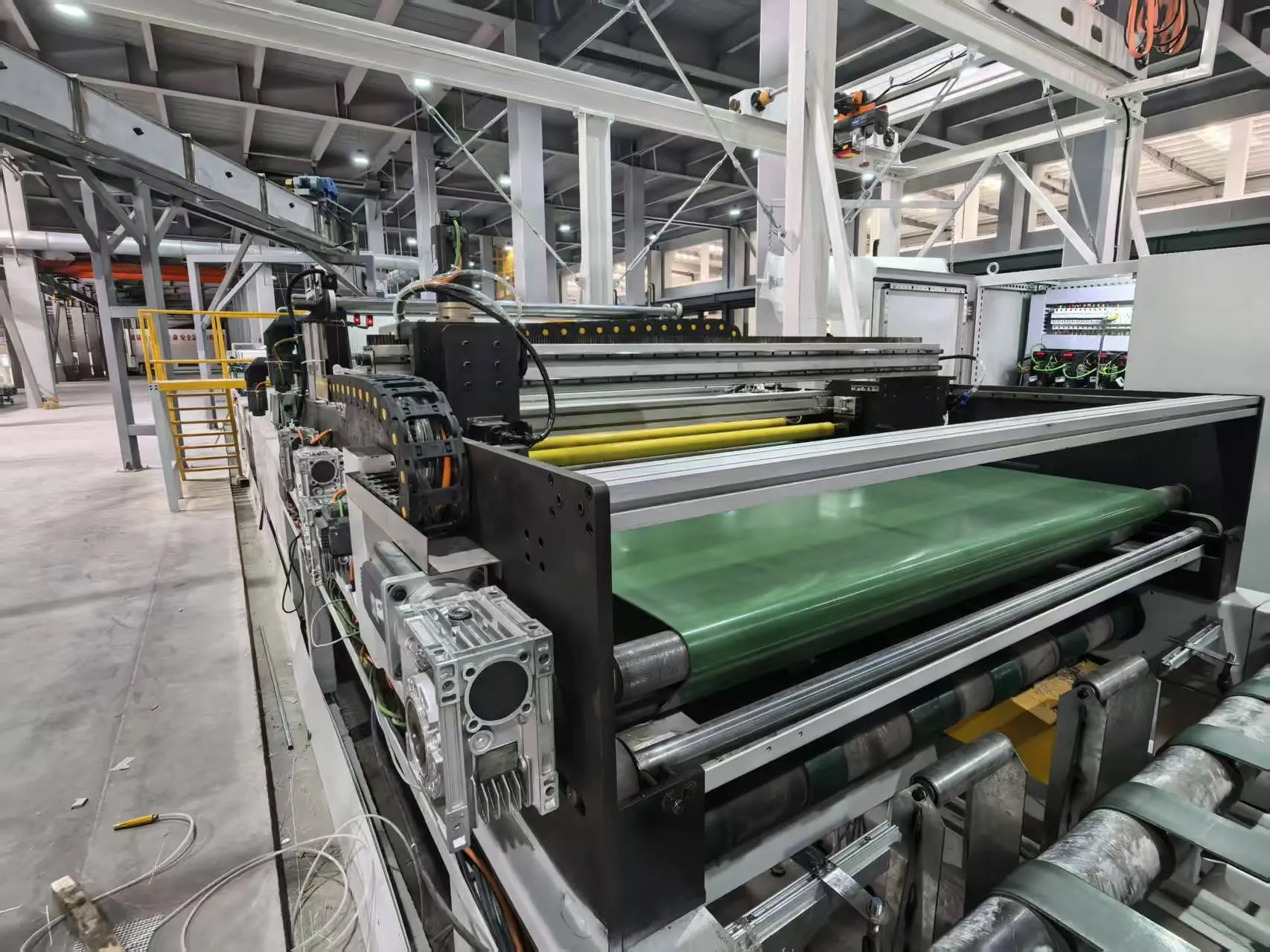Net Laying, Cutting, and Conveying Machine